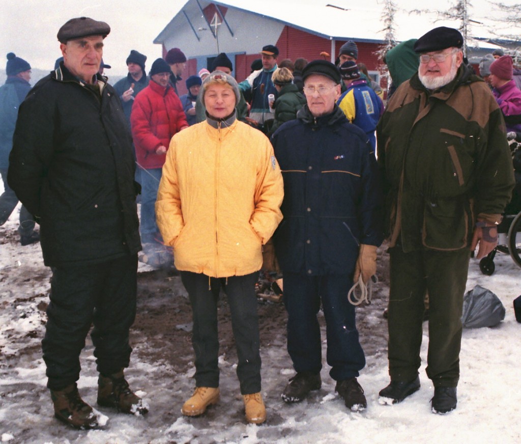 Pekka Vuori, Soile Juhola, Leo Aaltonen ja Heikki Nieminen Anisissa v2000